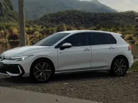 Nuova VW Golf VIII R-line Plus 150 CV (110 kW) 2026 Pure white Berlina