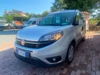 Usata Fiat Doblò Lounge 105 CV (77 kW) 2021 Argento Monovolume