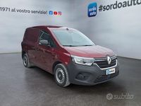 Usata Renault Kangoo 116 CV (85 kW) 2023 Rosso Monovolume