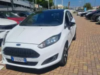 Usata Ford Fiesta Titanium 75 CV (55 kW) 2017 Bianco Utilitaria