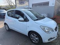 Usata Opel Agila Enjoy 94 CV (69 kW) 2012 Bianco Utilitaria