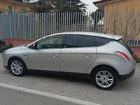 Usata Lancia Delta 120 CV (88 kW) 2010 Grigio Utilitaria