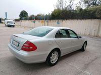 Usata Mercedes E220 Classic 150 CV (110 kW) 2002 Berlina