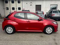 Usata Toyota Yaris Hybrid Business Edition 92 CV (67 kW) 2023 Rosso Berlina