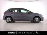 Usata VW Polo Life 95 CV (69 kW) 2023 Grigio Utilitaria