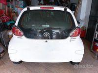 Usata Toyota Aygo Connect Style 68 CV (50 kW) 2011 Bianco Utilitaria