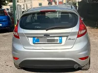 Usata Ford Fiesta 60 CV (44 kW) 2010 Grigio Berlina