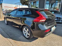 Usata Volvo V40 Momentum 120 CV (88 kW) 2017 Nero Berlina