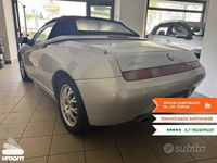 Begagnad Alfa Romeo Spider 144 HK (105 kW) 2000 Cab