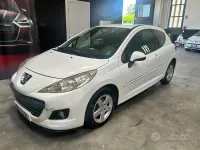 Usata Peugeot 207 68 CV (50 kW) 2011 Bianco Utilitaria