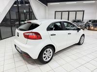 Usata Kia Rio EX 86 CV (63 kW) 2012 Bianco Berlina