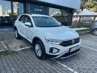 Usata VW T-Roc Life 110 CV (80 kW) 2023 Grigio SUV