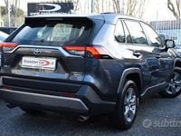 Usata Toyota RAV4 Hybrid Business Edition 222 CV (163 kW) 2022 Grigio metallizzato SUV