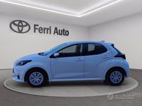 Usata Toyota Yaris Active 72 CV (52 kW) 2023 Super white Utilitaria