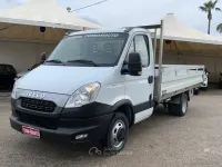 Usado Iveco Daily 170 CV (125 kW) 2012 Blanco Van