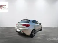 Usata Alfa Romeo Giulietta Exclusive 175 CV (128 kW) 2015 Grigio Utilitaria