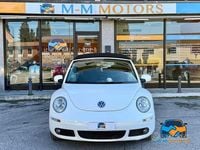 Usata VW New Beetle 105 CV (77 kW) 2006 Bianco Utilitaria