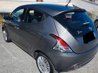 Usata Lancia Ypsilon 69 CV (50 kW) 2016 Grigio Utilitaria