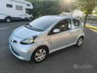 Usata Toyota Aygo 68 CV (50 kW) 2006 Blu Utilitaria