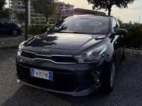 Usado Kia Rio 82 CV (60 kW) 2018 Gris Berlina