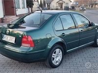 Usado VW Bora 105 CV (77 kW) 2003 Verde Berlina