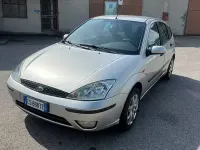 Usata Ford Focus Zetec 100 CV (73 kW) 2005 Grigio Berlina