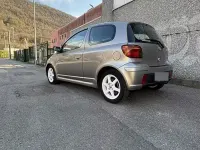 Usata Toyota Yaris 105 CV (77 kW) 2004 Grigio Berlina