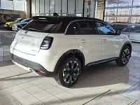 Nuova Fiat 600 La Prima 110 CV (80 kW) 2026 Bicolore bianco tetto nero SUV