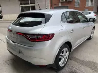 Usata Renault Mégane Business 116 CV (85 kW) 2019 Grigio argento met. Berlina