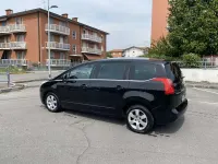 Usata Peugeot 5008 Premium 111 CV (81 kW) 2012 Nero Monovolume