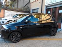 Begagnad Lancia Ypsilon Gold 69 HK (50 kW) 2023 Svart Halvkombi
