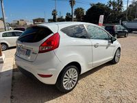 Usata Ford Fiesta Titanium 82 CV (60 kW) 2009 Bianco Utilitaria