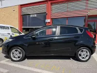 Usado Ford Fiesta Titanium 75 CV (55 kW) 2014 Negro Utilitario
