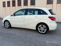 Usata Mercedes A180 Premium 109 CV (80 kW) 2015 Bianco Utilitaria