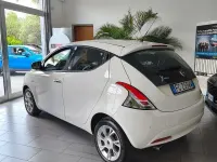 Usata Lancia Ypsilon 69 CV (50 kW) 2016 Bianco Utilitaria