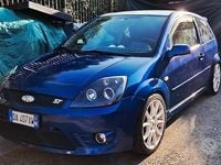 Usata Ford Fiesta ST 150 CV (110 kW) 2006 Blu Berlina