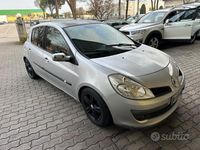 Usata Renault Clio II 85 CV (62 kW) 2006 Grigio Berlina