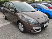 Usata Renault Scenic E-Tech Dynamique 131 CV (96 kW) 2011 Marrone Monovolume