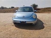 Usata VW New Beetle 105 CV (77 kW) 2004 Blu Utilitaria