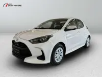 Usata Toyota Yaris Hybrid Active 116 CV (85 kW) 2024 Bianco Berlina