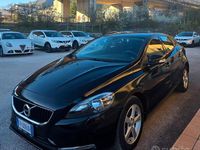 Usata Volvo V40 120 CV (88 kW) 2018 Nero Berlina