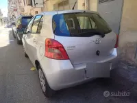 Usata Toyota Yaris 69 CV (50 kW) 2007 Grigio Utilitaria