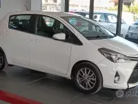 Usado Toyota Yaris Lounge 90 CV (66 kW) 2016 Blanco Berlina