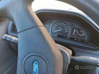 Usata Ford Fiesta Ghia 53 CV (38 kW) 1990 Grigio Utilitaria