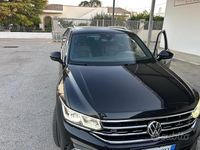 Usata VW Tiguan R-line 150 CV (110 kW) 2022 Nero SUV