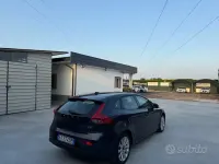 Usata Volvo V40 Kinetic 115 CV (84 kW) 2012 Grigio Utilitaria