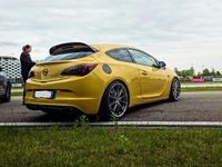 Usata Opel Astra OPC 280 CV (205 kW) 2013 Giallo Coupé