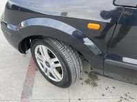 Usata Ford Fusion 101 CV (74 kW) 2002 Nero Utilitaria