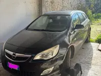 Usata Opel Astra Cosmo 110 CV (80 kW) 2011 Nero Station wagon