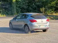 Usata Opel Astra Cosmo 110 CV (80 kW) 2011 Marrone Berlina